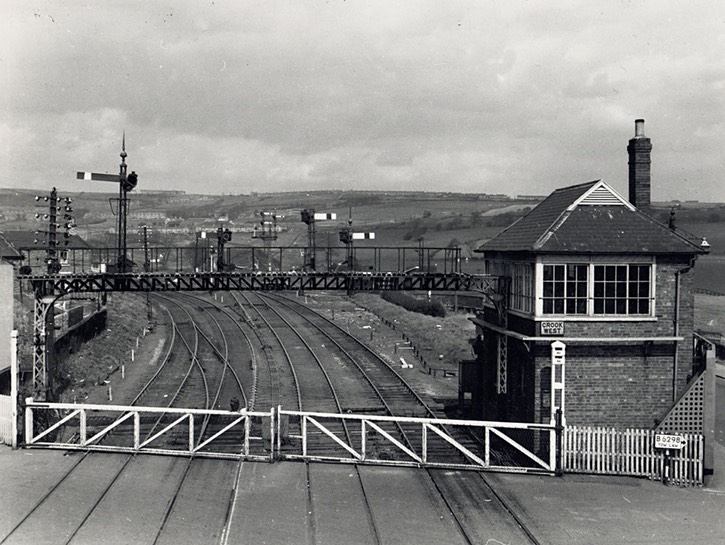 crook crossing west
